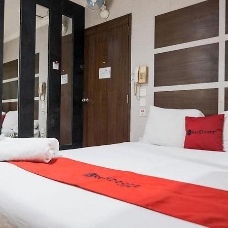 Reddoorz Near Waterboom Lippo Cikarang Hotel Екстериор снимка