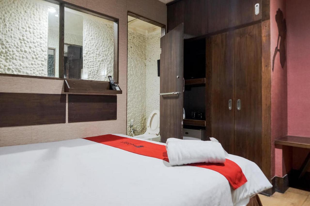 Reddoorz Near Waterboom Lippo Cikarang Hotel Екстериор снимка