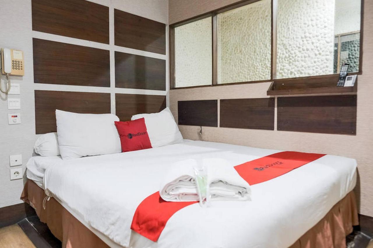 Reddoorz Near Waterboom Lippo Cikarang Hotel Екстериор снимка